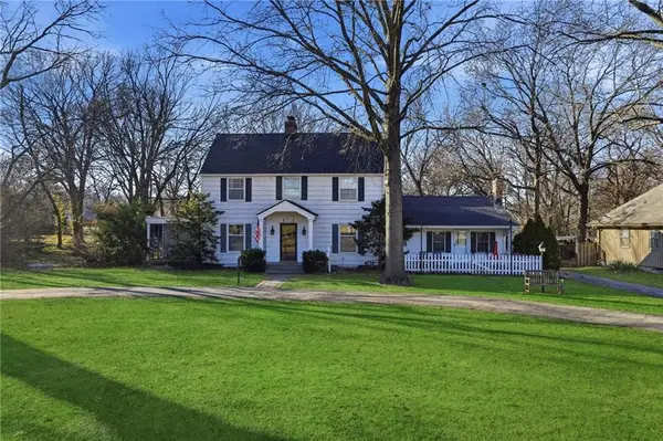 6724 Broadmoor Street, Overland Park, KS 66204