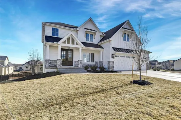 17704 Carter Street, Overland Park, KS 66221