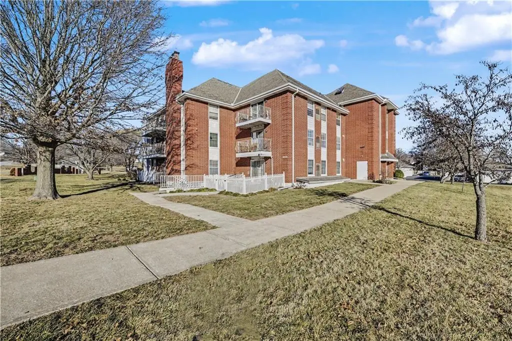 8001 Westridge Road #102, Raytown, MO 64138 - Image #1