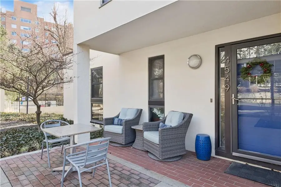 4549 Walnut Street, Kansas City, MO 64111 - #2
