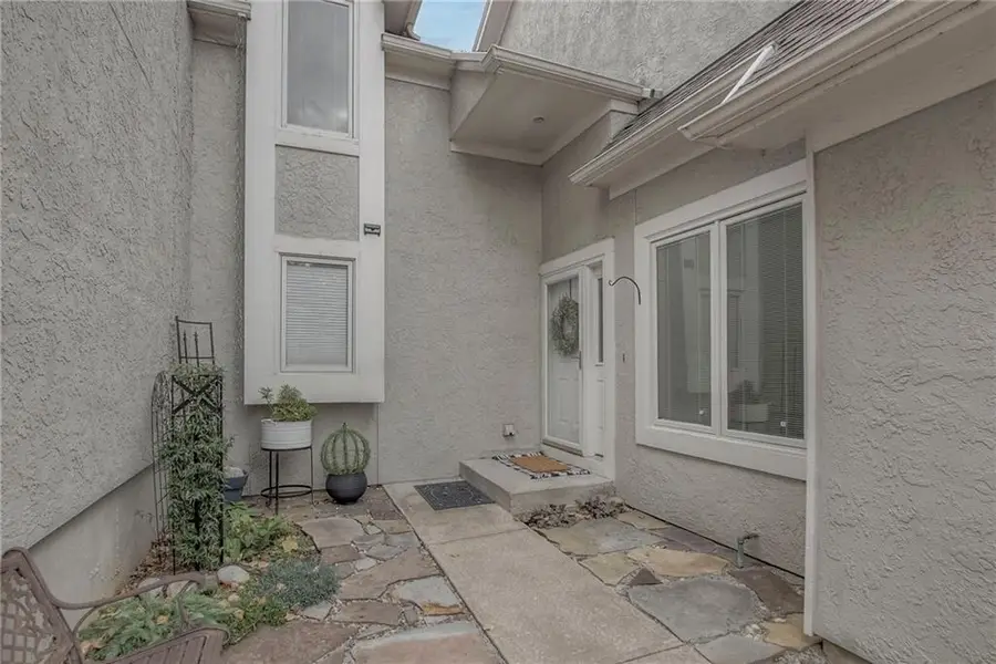 5828 Park Circle, Shawnee, KS 66216 - #3