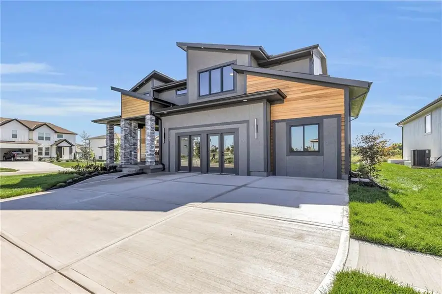 16335 S Norton Street, Olathe, KS 66062 - #2