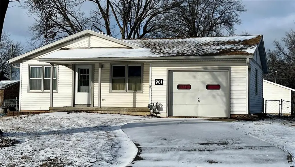 901 W Davis Street, Savannah, MO 64485 - #1