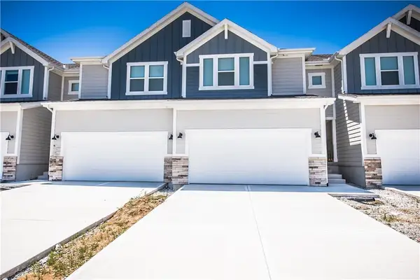 3712 SW Walsh Drive, Lee's Summit, MO 64082