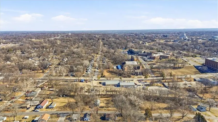 1015 S Scott Avenue, Independence, MO 64054 - Image #2