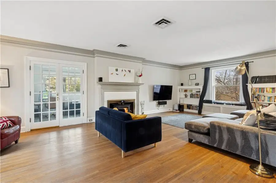 401 W 57 Terrace, Kansas City, MO 64113 - Image #3