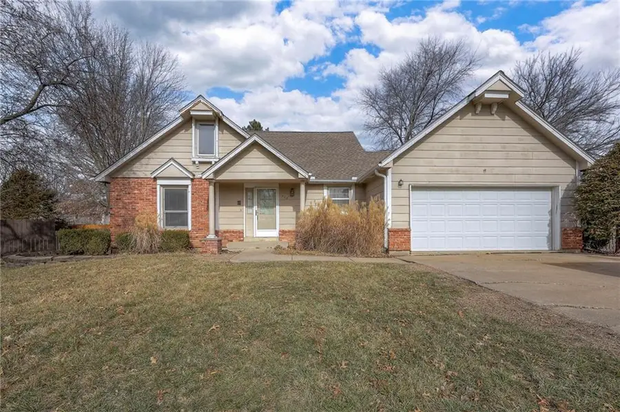 408 NE Deerfield Court, Lees Summit, MO 64086 - #2