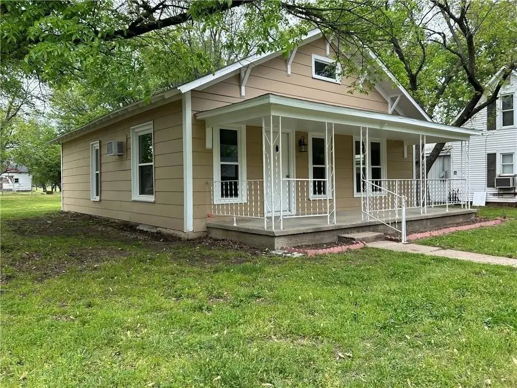 301 E 6th Avenue, Caney, KS 67333 - #1