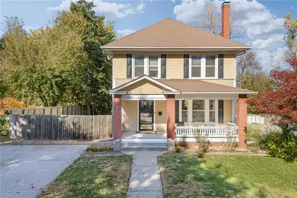 2111 Lovers Lane, St Joseph, MO 64505