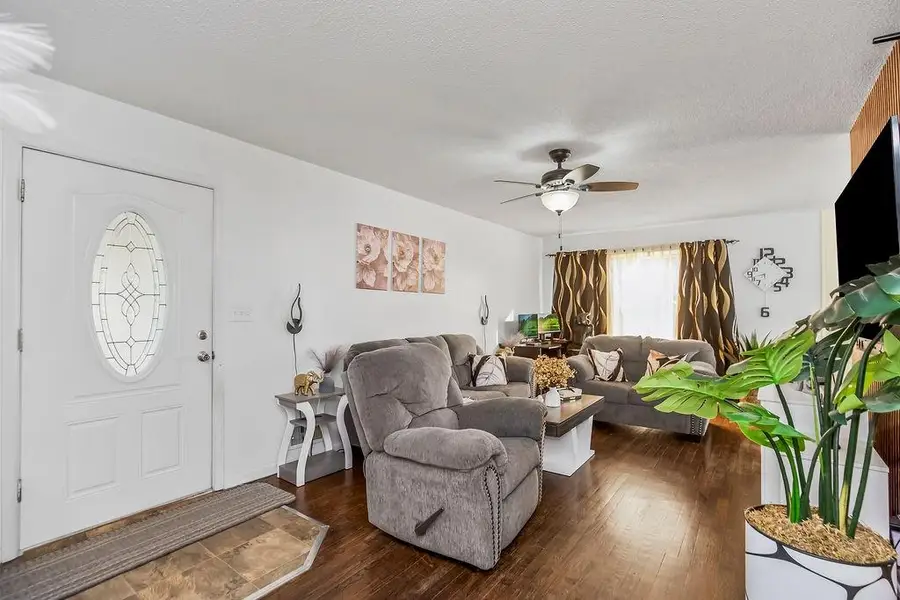 1717 NE 50th Street, Kansas City, MO 64118 - Image #2