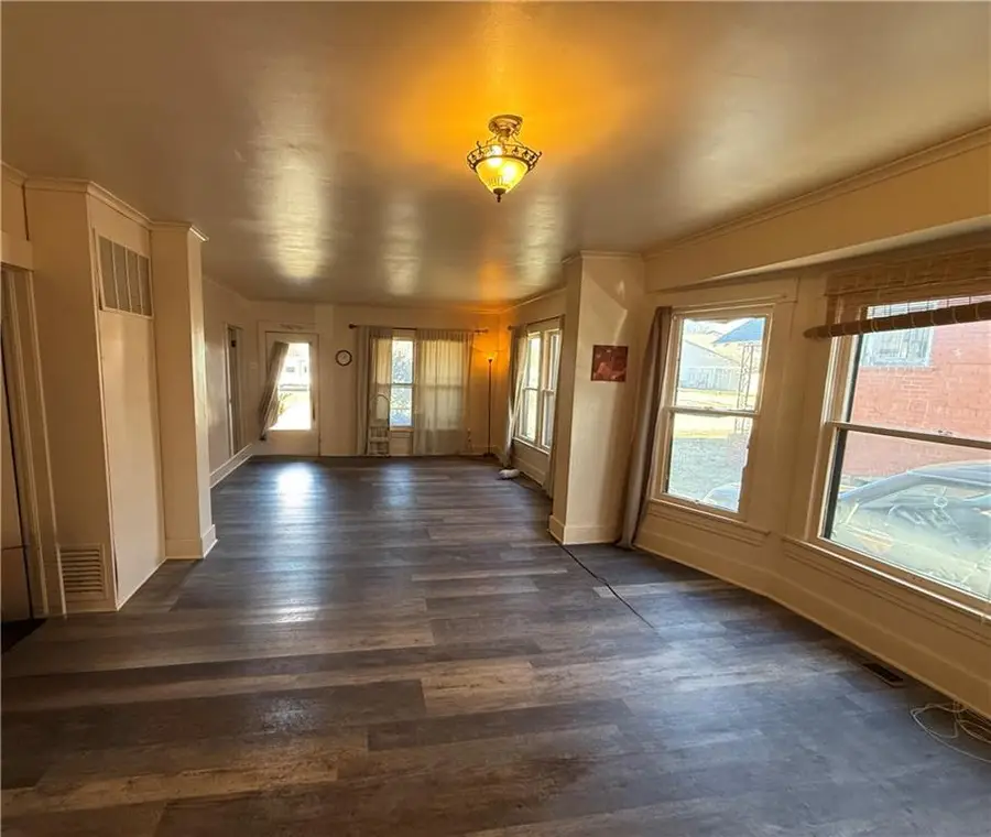 3108 Crawford Avenue, Parsons, KS 67357 - #2