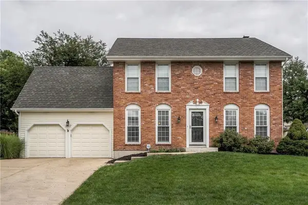 3907 NE Clearbrook Drive, Lee's Summit, MO 64064
