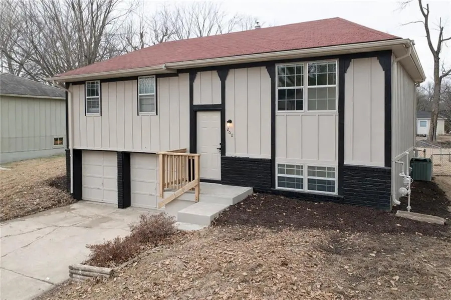 200 Erin Street, Buckner, MO 64016 - #2