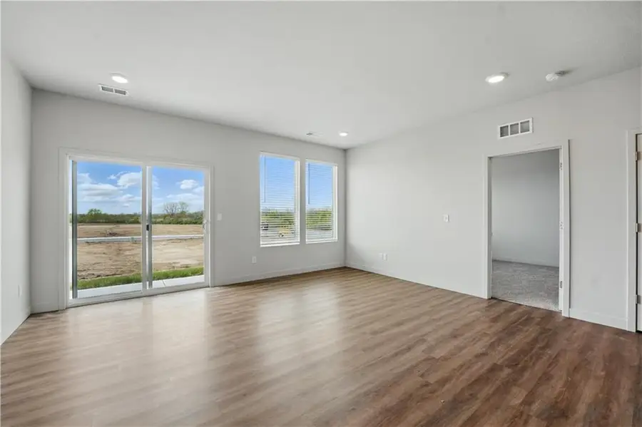 12414 S Acacia Drive, Lees Summit, MO 64086 - Image #3