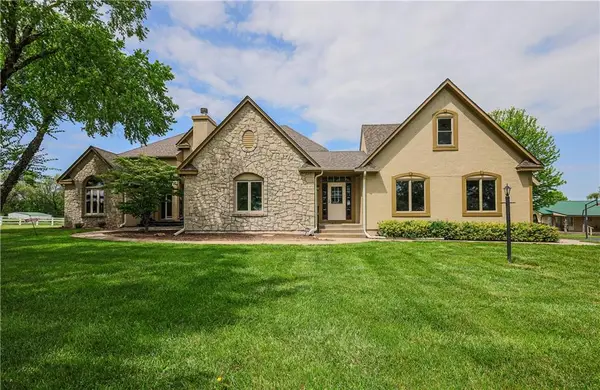 26528 S Metcalf Road, Louisburg, KS 66053