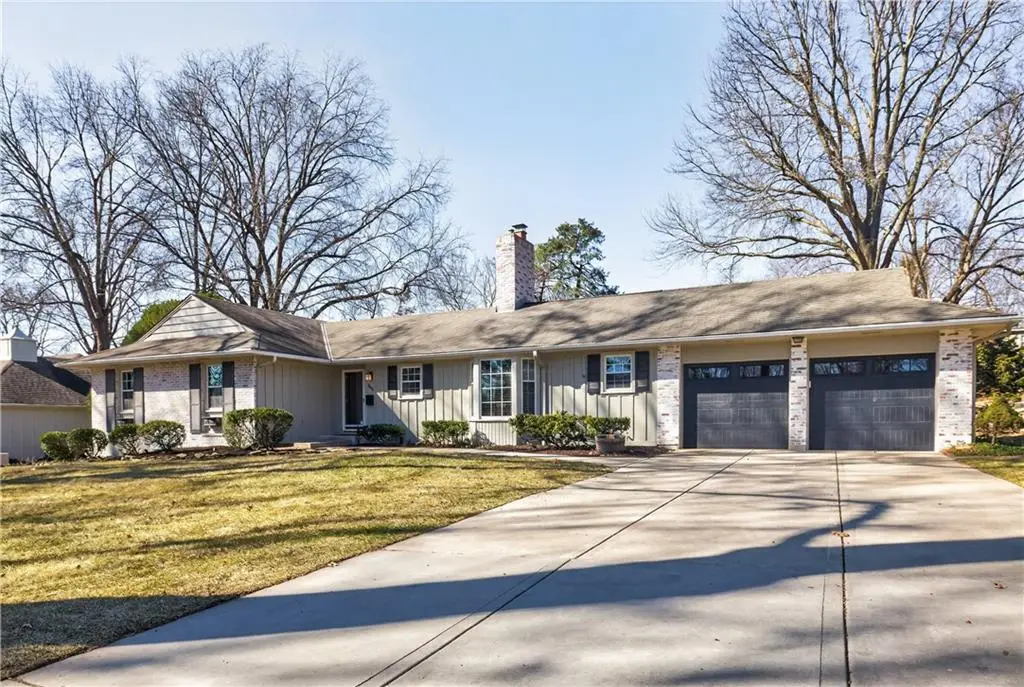 9408 Wenonga Road, Leawood, KS 66206 - #1