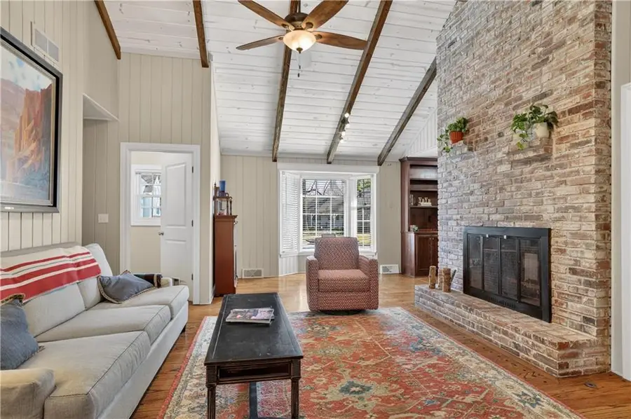 9408 Wenonga Road, Leawood, KS 66206 - #3