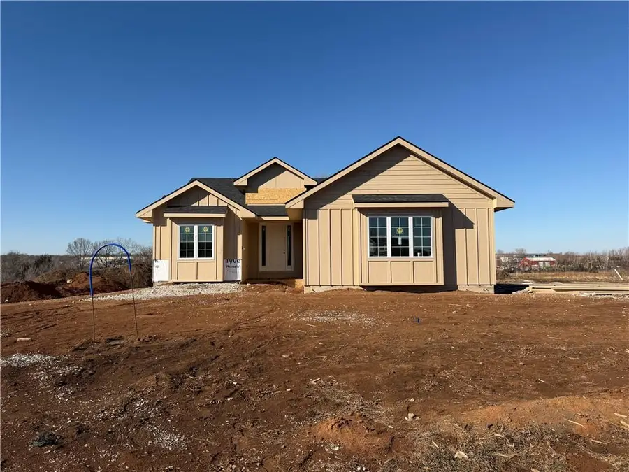 20804 Emerald Street, Spring Hill, KS 66083 - #2