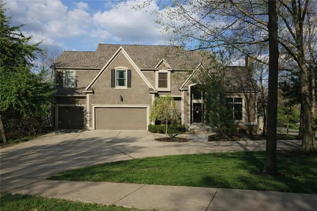 5419 Summit Court, Shawnee, KS 66216 - Image #1