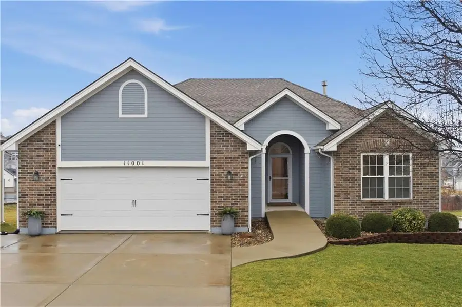 11001 N Laurel Avenue, Kansas City, MO 64157 - #2