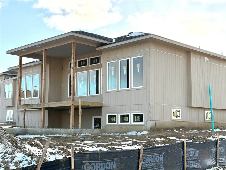 17401 Parkhill Street, Overland Park, KS 66221 - Image #3