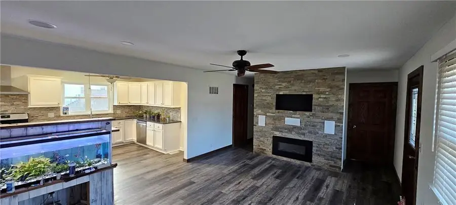 104 W. Cedar Street, Waverly, MO 64096 - #2