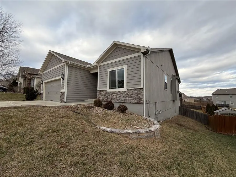 2321 S Heartland Court, Independence, MO 64057 - Image #3