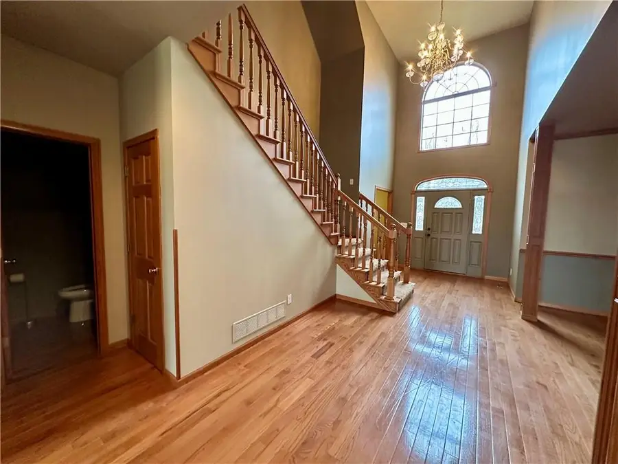 610 E 14th Street, Maryville, MO 64468 - #3