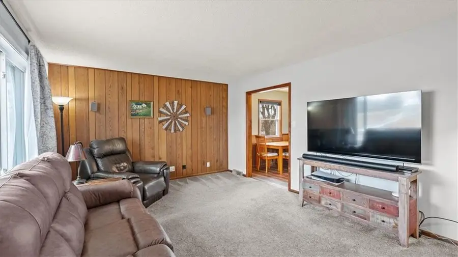 1015 Mount Calvary Road, Lansing, KS 66043 - #3