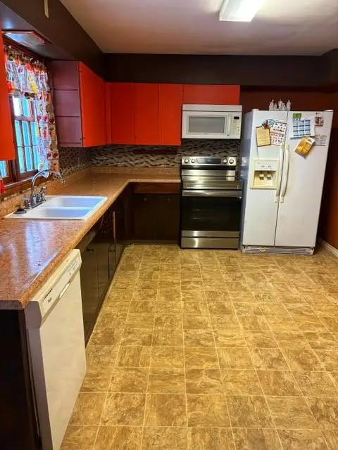 201 S 10 Street, Savannah, MO 64485 - #3