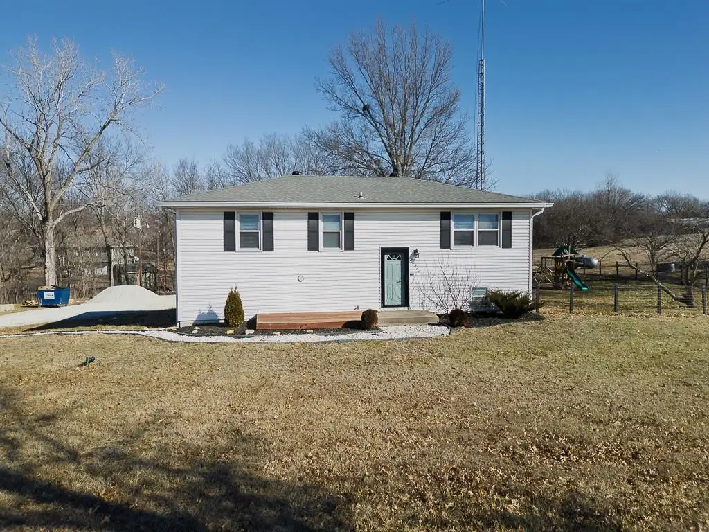 20940 Mclouth Road, Tonganoxie, KS 66086 - Image #1