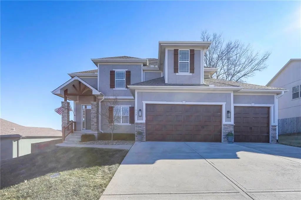 117 E Maple Street, Lone Jack, MO 64070 - #1