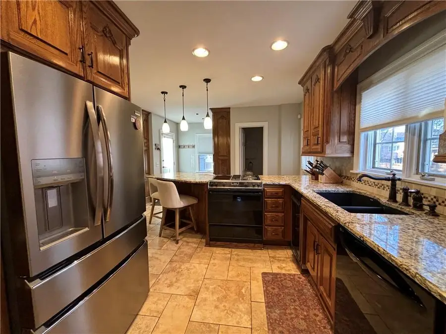 802 N Noyes Boulevard, Saint Joseph, MO 64506 - #3