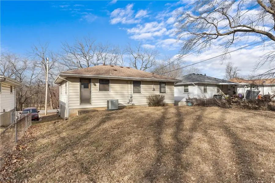 1227 Dickinson Road, Independence, MO 64050 - Image #3
