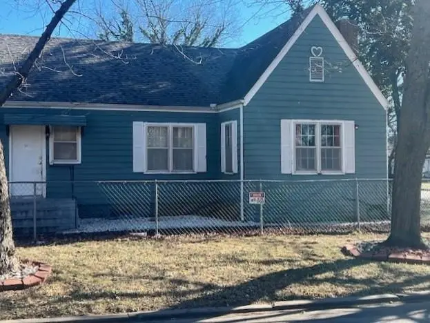 2823 Crawford Avenue, Parsons, KS 67357 - #2