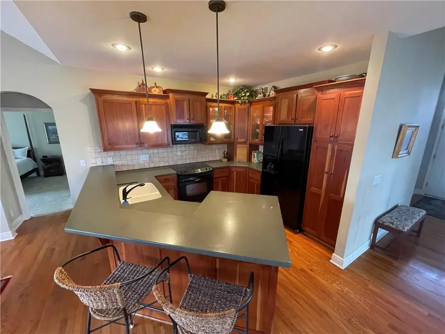 4725 Meadow View Drive, Shawnee, KS 66226 - Image #2