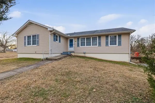 205 W Olive Street, Raymore, MO 64083