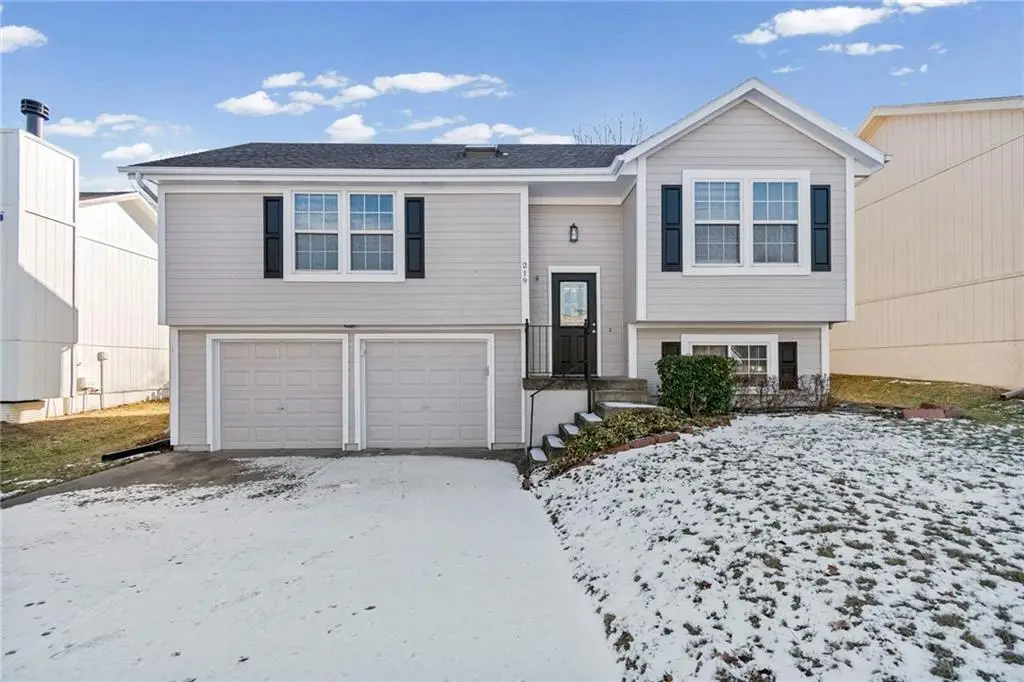 219 113th Street, Kansas City, MO 64155 - Image #1