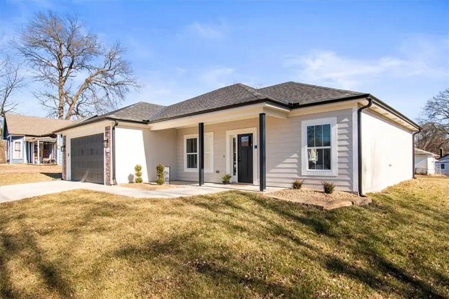 218 N Boardman Street, Pleasant Hill, MO 64080 - #2