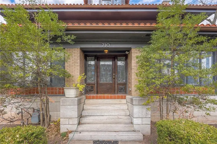 710 E Armour Boulevard, Kansas City, MO 64109 - #2