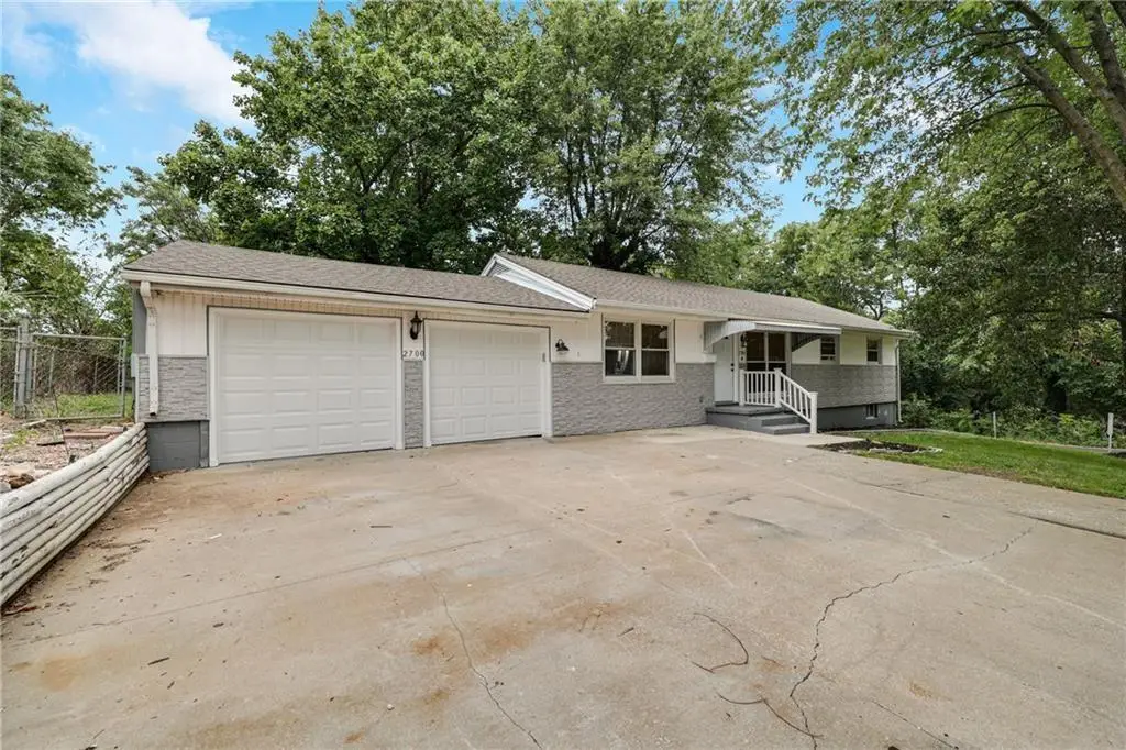 2700 Englewood Terrace, Independence, MO 64052 - #1