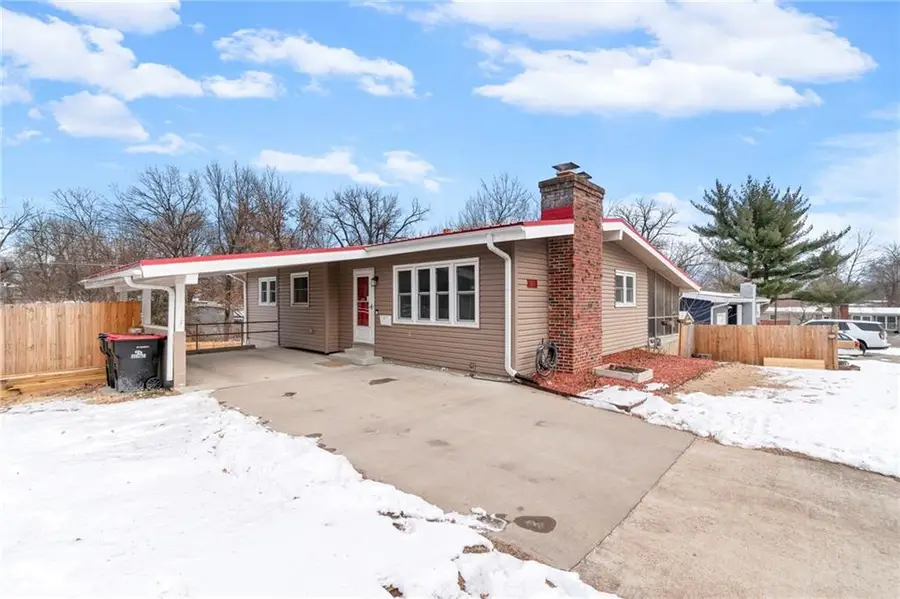 903 E Clark Street, Warrensburg, MO 64093 - Image #2