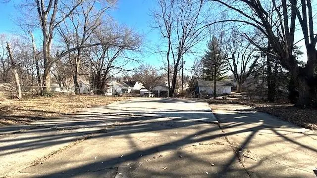 1113 S 23rd Street, Saint Joseph, MO 64507 - #3