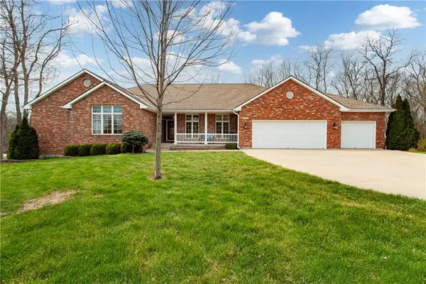 4203 SE Willow Ridge Court, Blue Springs, MO 64014