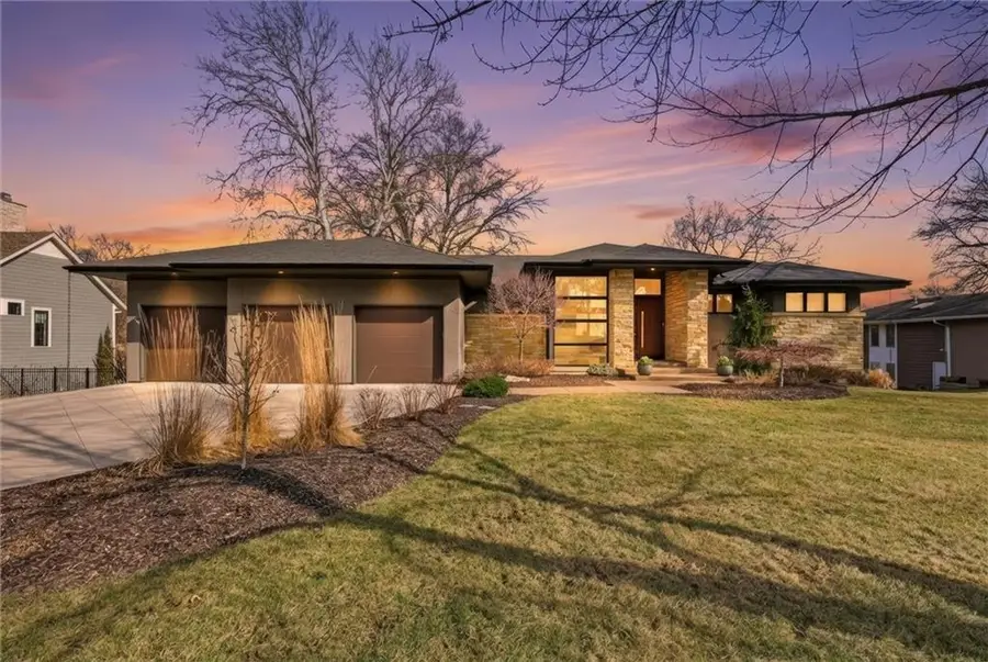 9645 Manor Road, Leawood, KS 66206 - #2