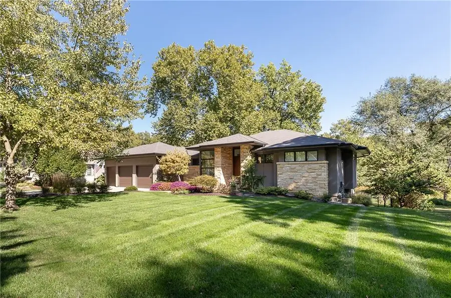 9645 Manor Road, Leawood, KS 66206 - #3