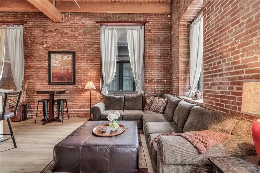 308 W 8th Street #201, Kansas City, MO 64105 - #2