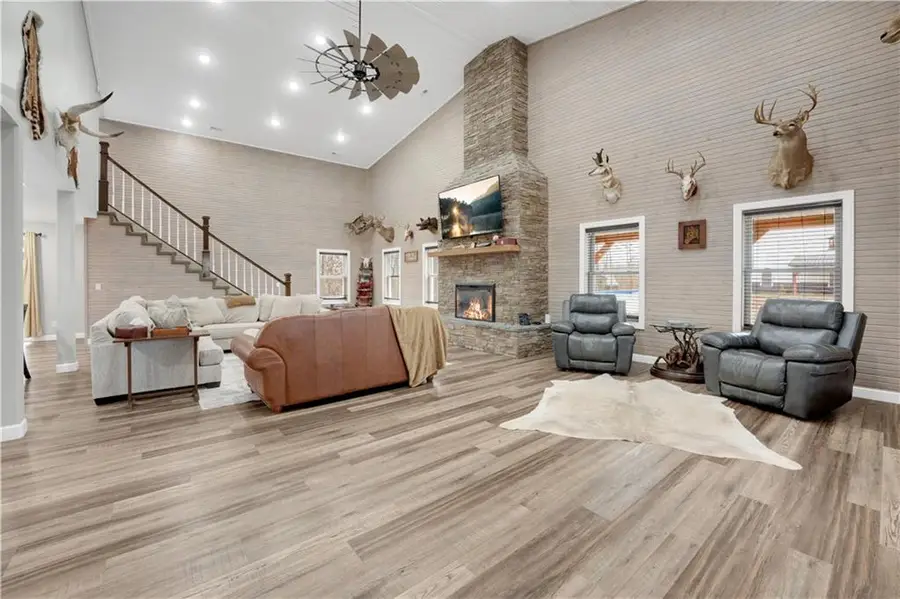 26192 Georgetown Avenue, Warsaw, MO 65355 - #3