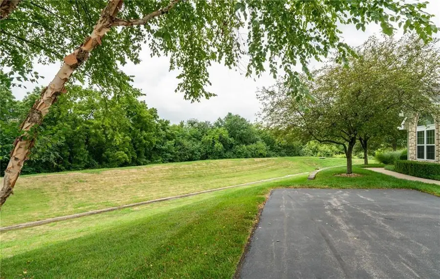 7156 Hedge Lane Terrace, Shawnee, KS 66227 - #3