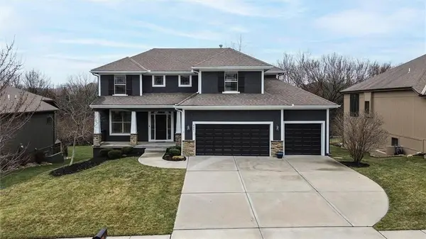 8441 Shady Bend Road, Lenexa, KS 66227